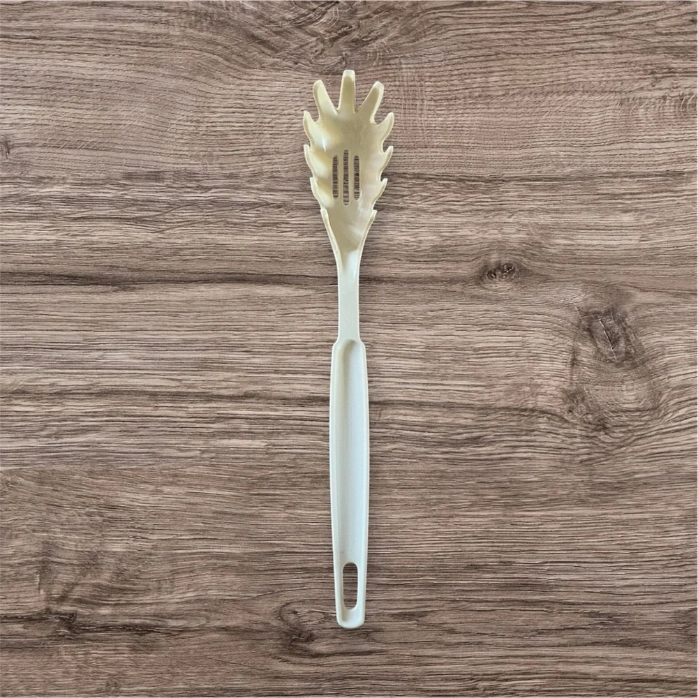 Vintage Ekco‎ Nylon Plastic Almond Beige Slotted Spaghetti Server Spoon